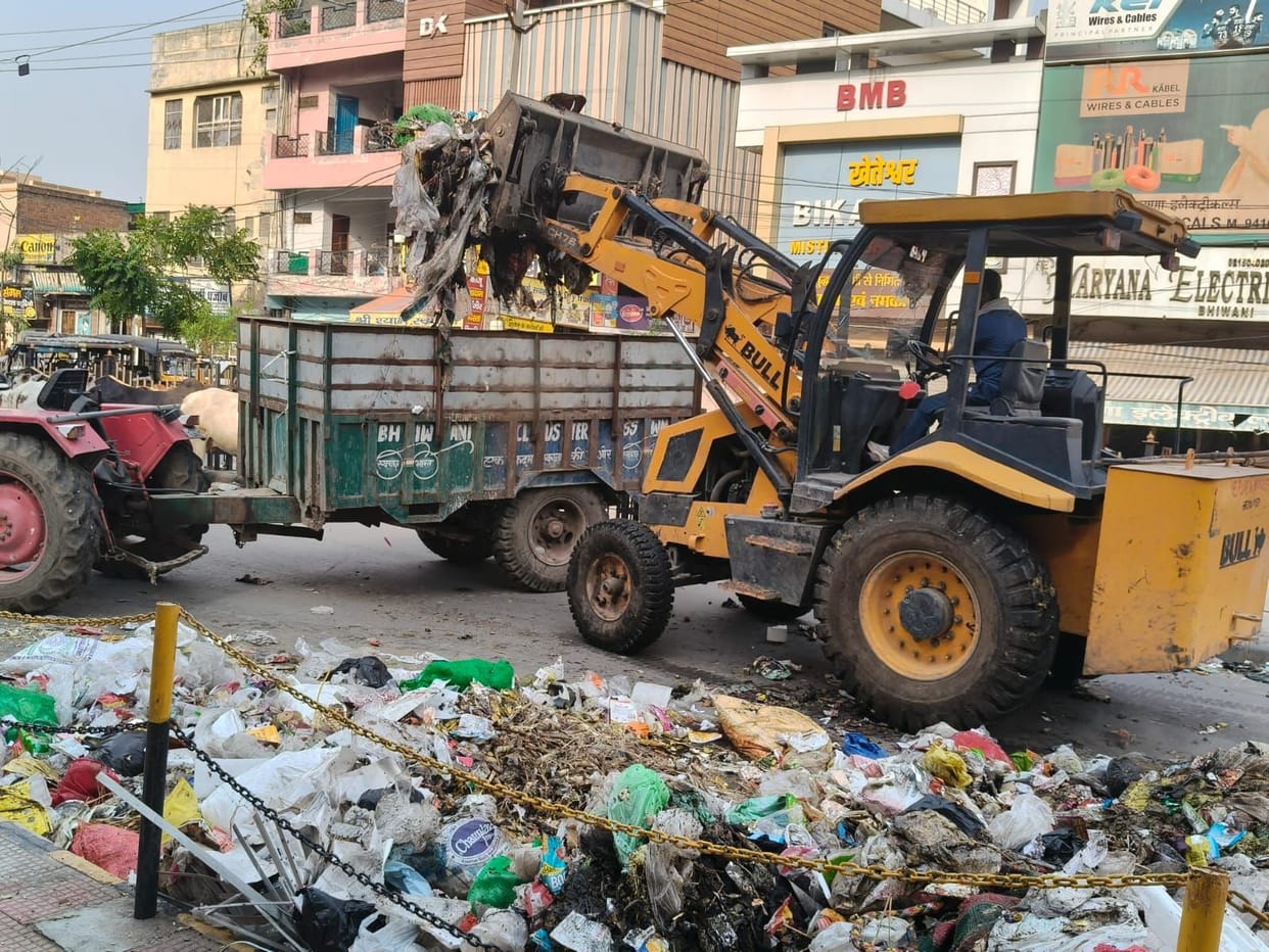 Sanitation workers' strike ends, garbage collection from the streets begins after 14 days
