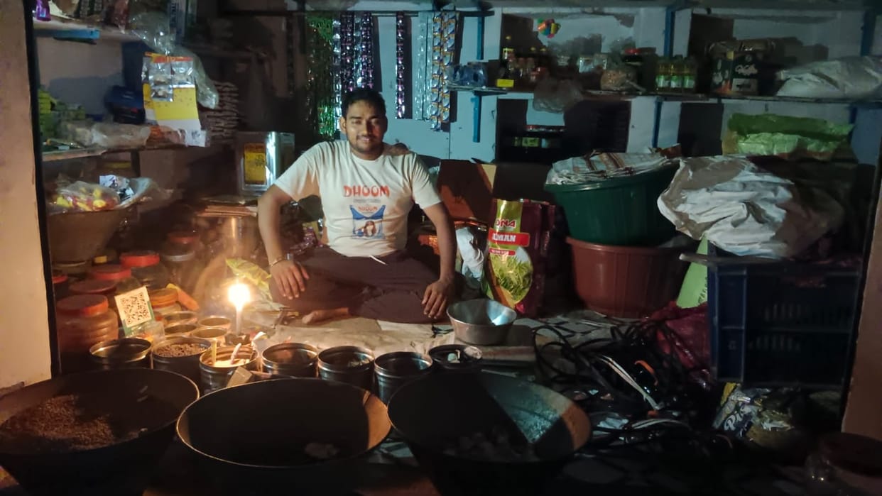 From city to village, there was a 24-hour power crisis, leaving 1.8 million people struggling for water.