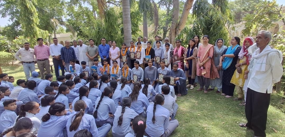 Meritorious students honored in school