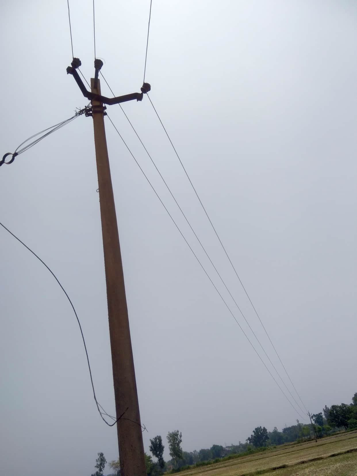 kanpur-sachendi-tunna-farmer-injured-high-tension-wire-electrocution