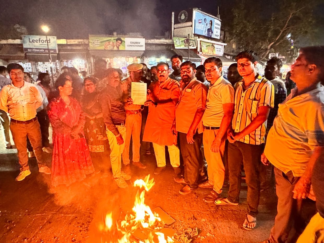 Effigy burnt in protest against comment on Brahmin community