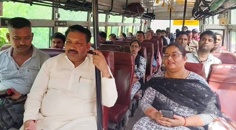 For the first time since the district was formed, an MP traveled by bus.