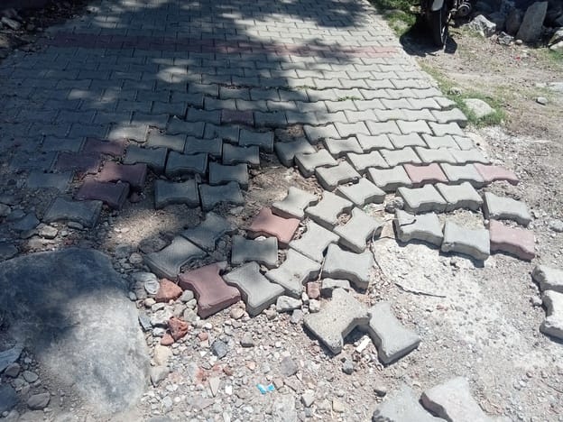 Even after 10 years, Sidhpur-Sidhbari is facing sewerage problem.