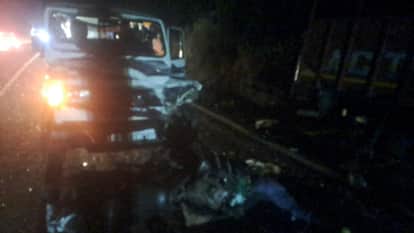 Betul News: Horrific road accident, two BCA students died in Bolero-bike collision