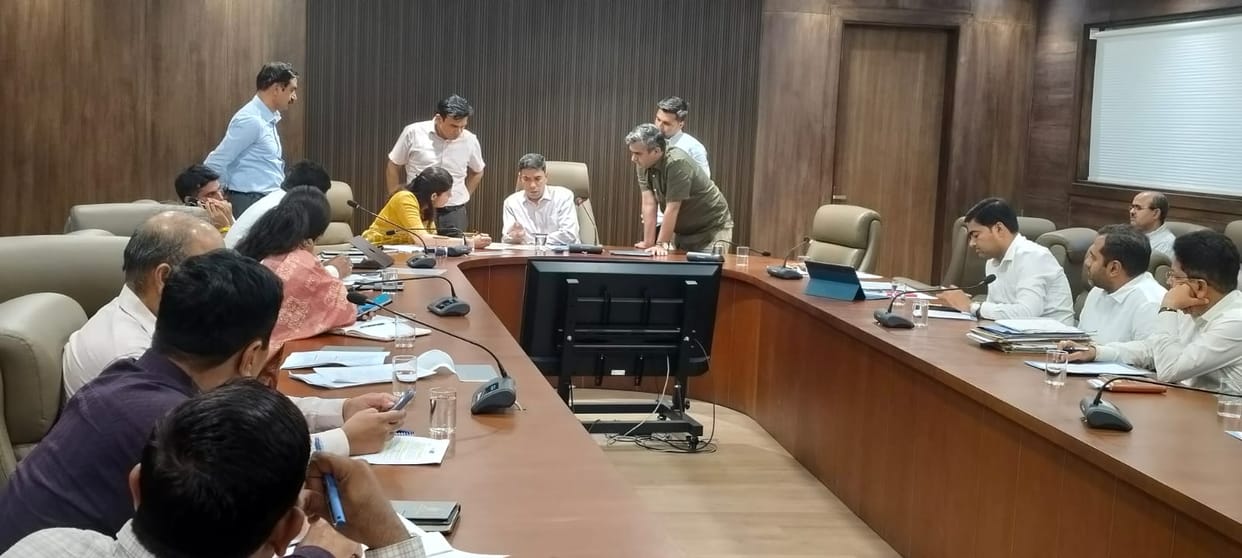 Regular monitoring of employment in sectors should be done: Municipal Commissioner