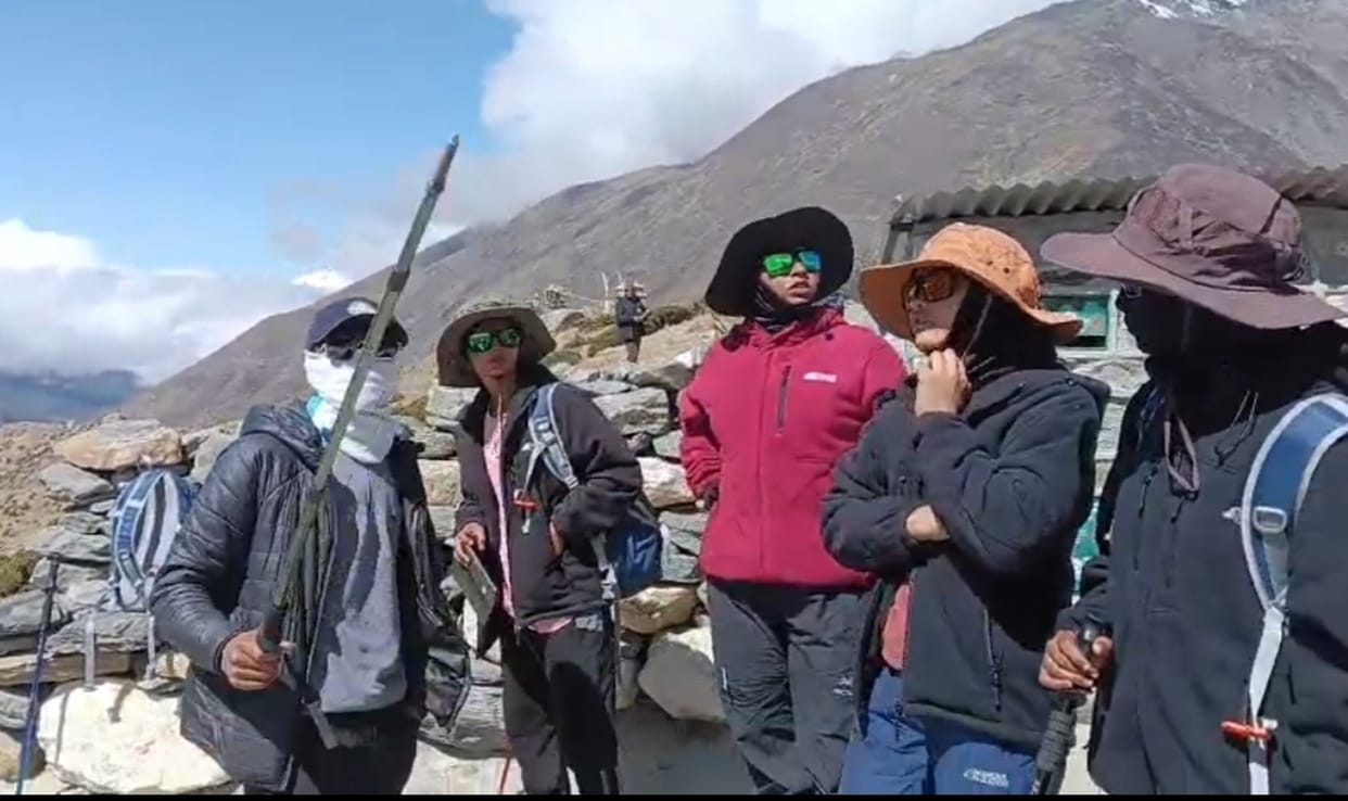 Daughters of Balrampur reached Khumbu Base Camp
