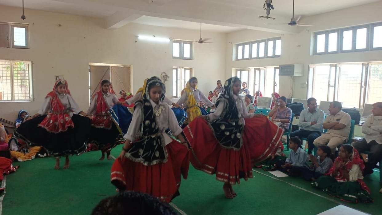 Students from Mandi School Triumph in Folk Dance Competition