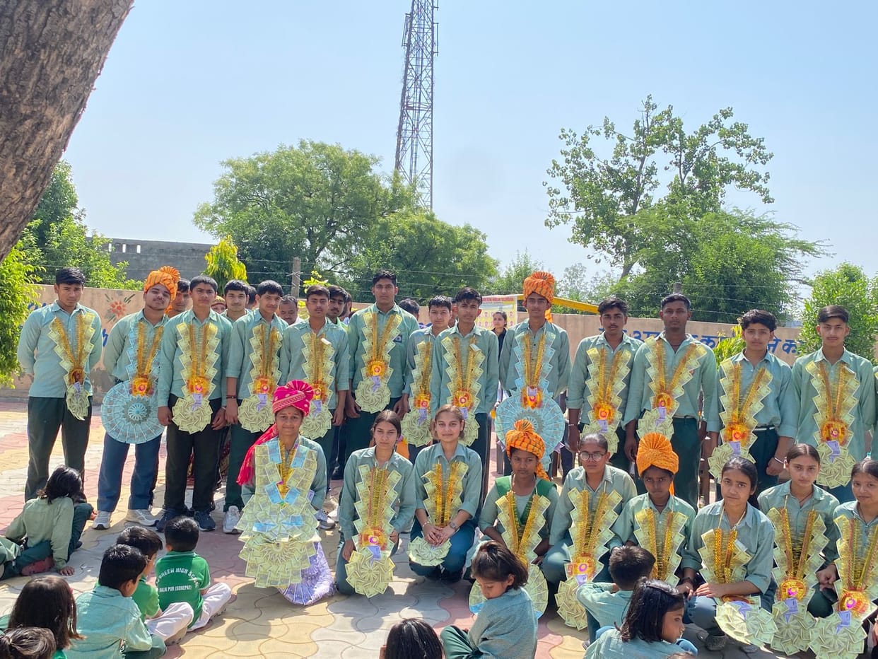 Meritorious students of Hindu Green High School Malikpur honored