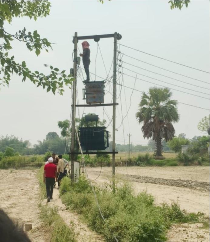 Linemen are busy restoring power.