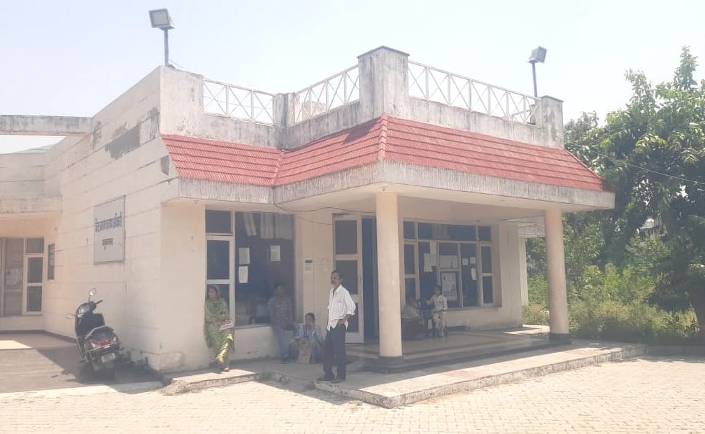 Women left wandering for pensions; hours-long waits