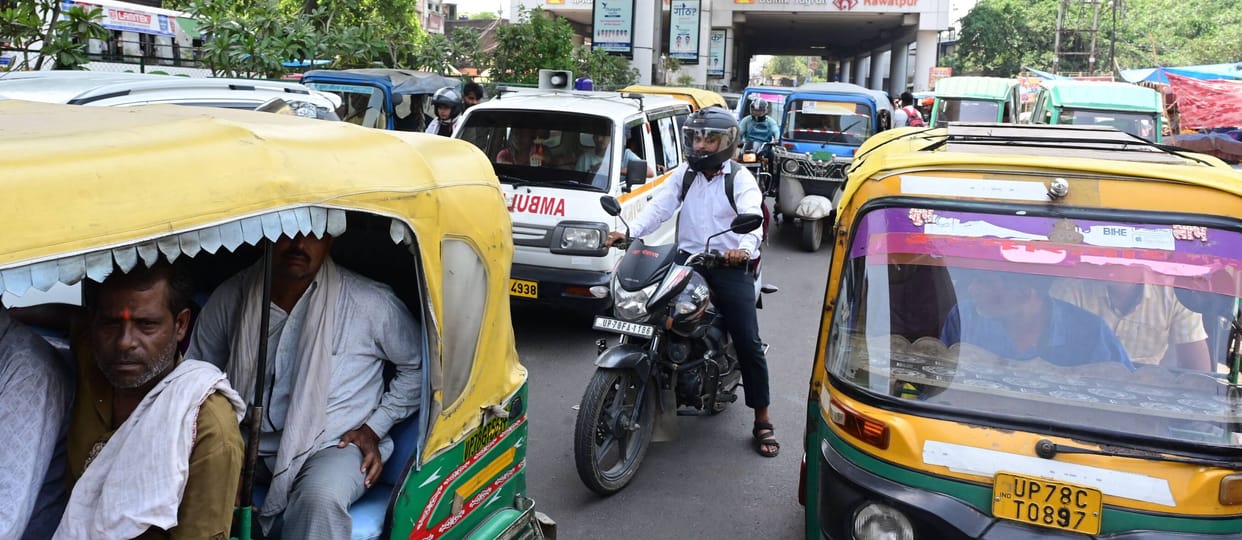 Traffic jam on GT Road, ambulances kept blaring sirens