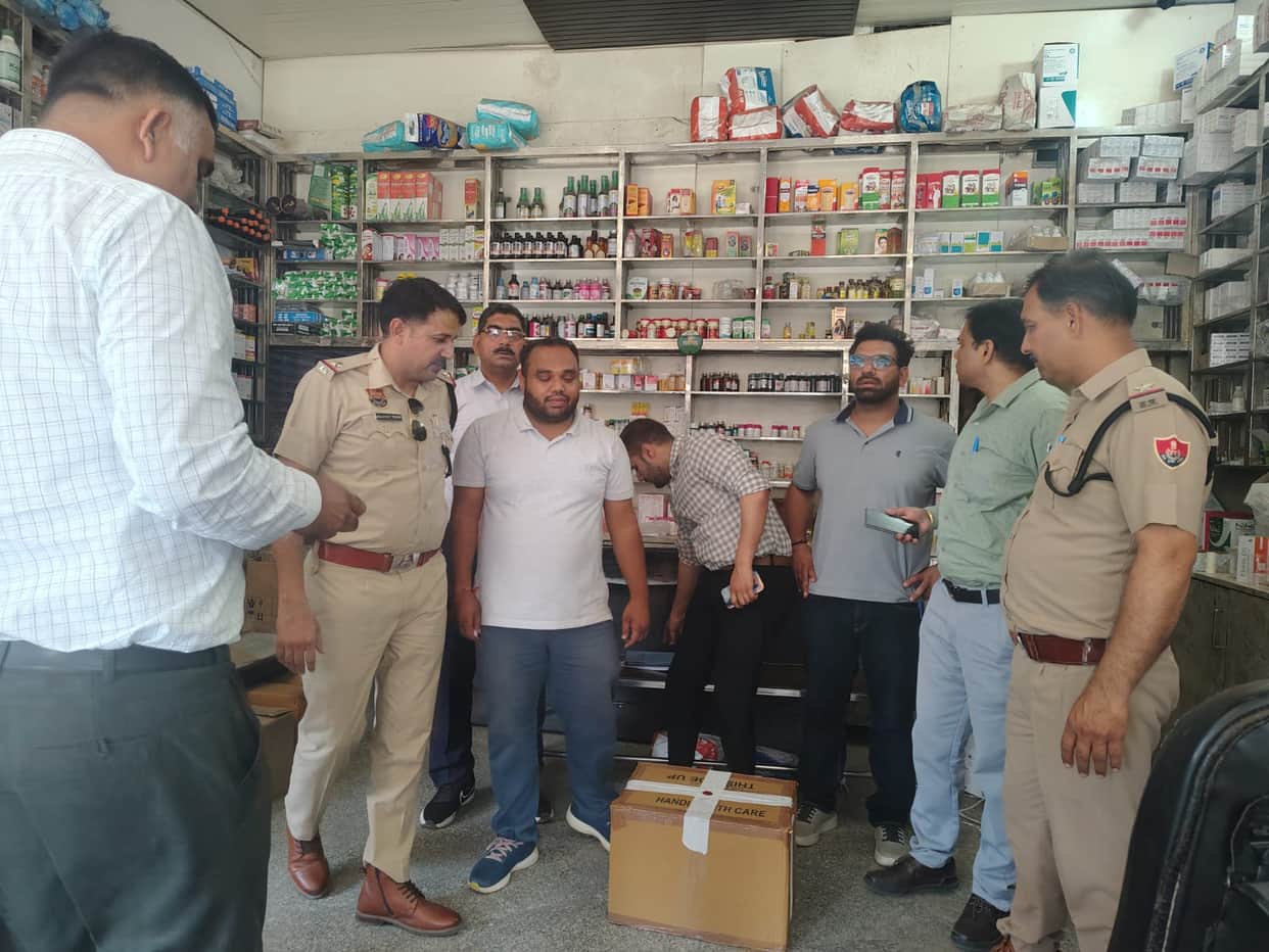 Patients being treated without degrees, CM Flying Squad raids