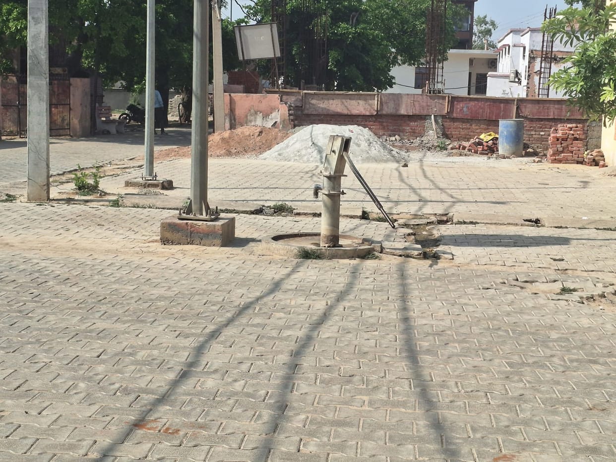 Arogya Mandir itself fell ill due to lack of doctors, and there were no facilities either.