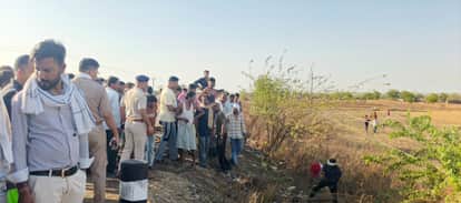 Two children killed, 11 injured as pickup full of labourers overturns