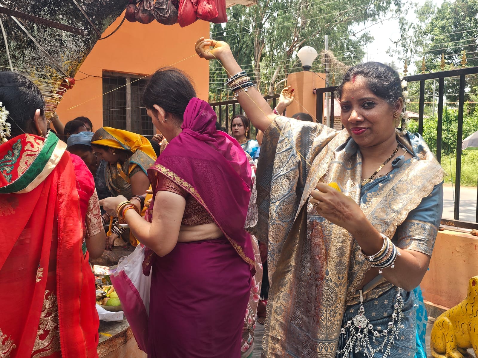 पति की लंबी उम्र को लेकर पूजा