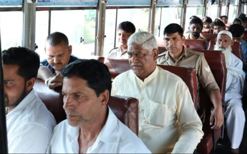 State Minister Jaswant Saini traveled by roadways bus.
