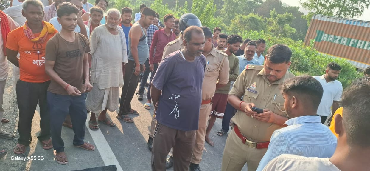 Elderly Cyclist Dies in Highway Accident