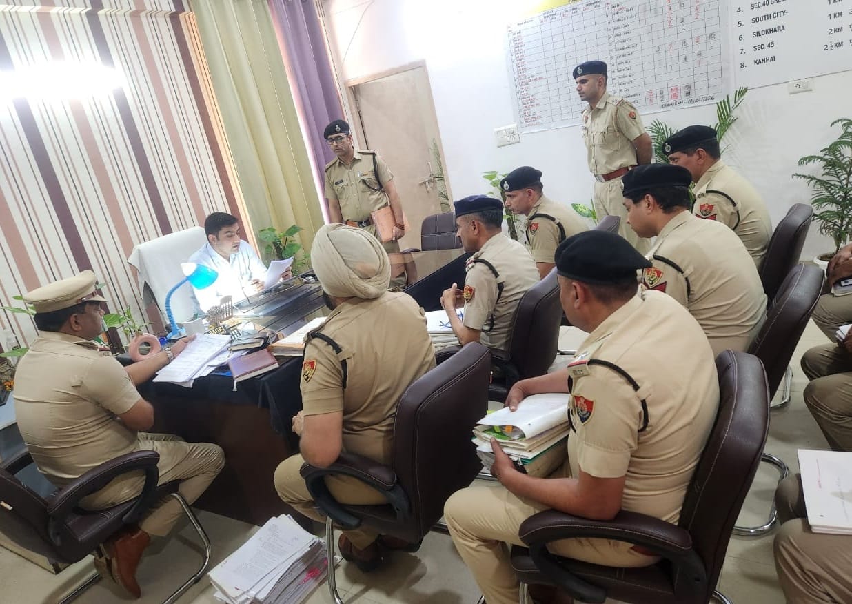 The Deputy Commissioner of Police inspected the records, cleanliness and maintenance of weapons.