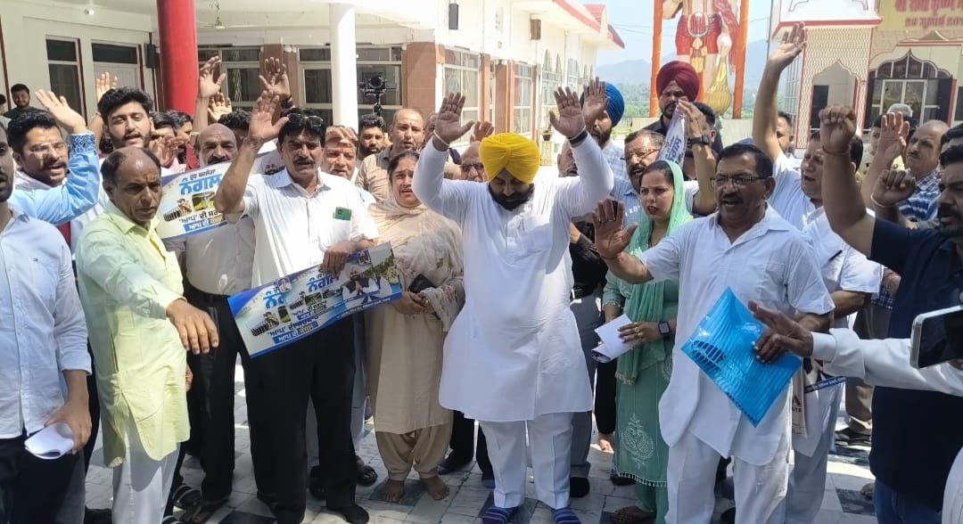 97 candidates filed their nomination papers on the last day.