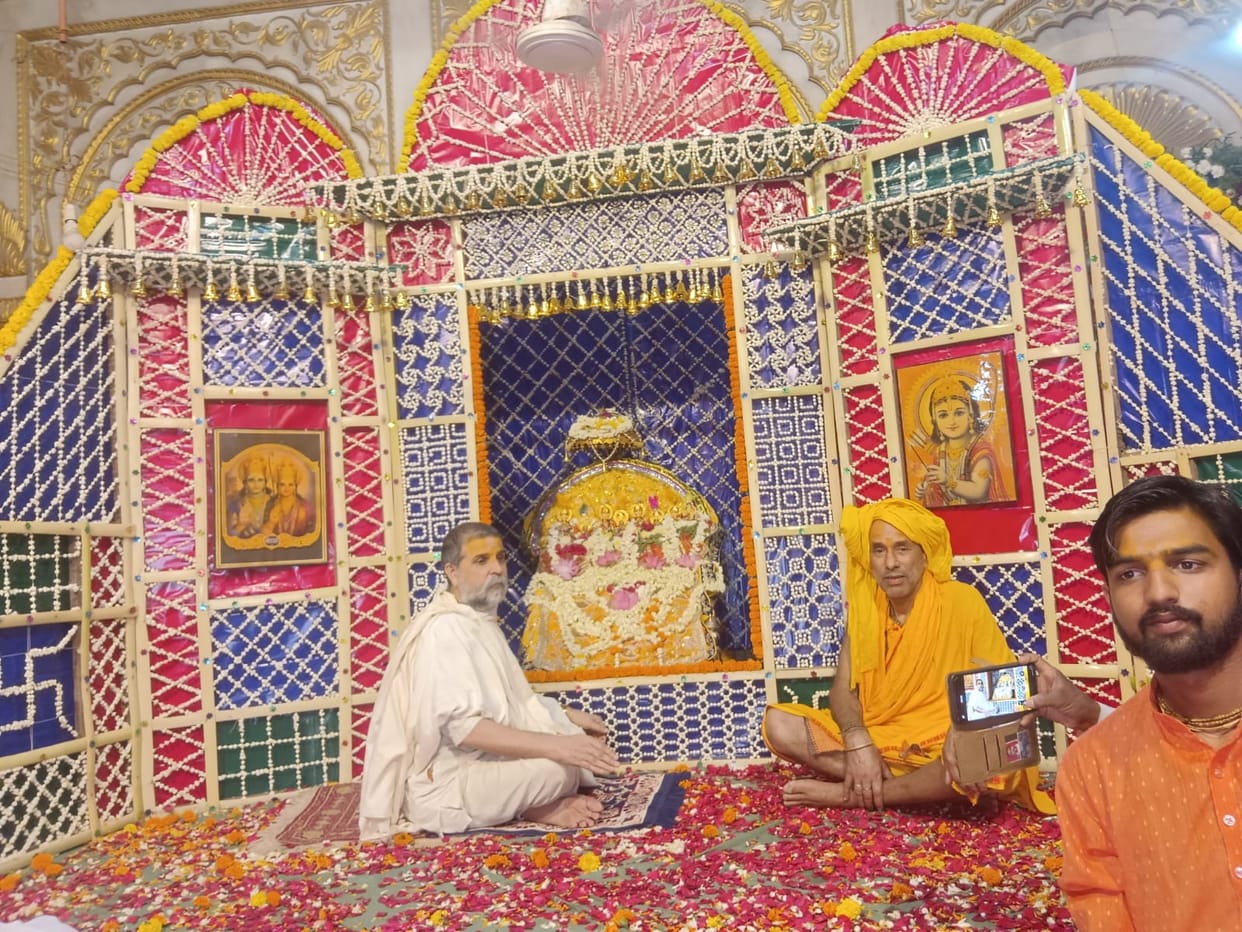 The Phool Bangla Festival at Dashrath Mahal captivated the hearts of people