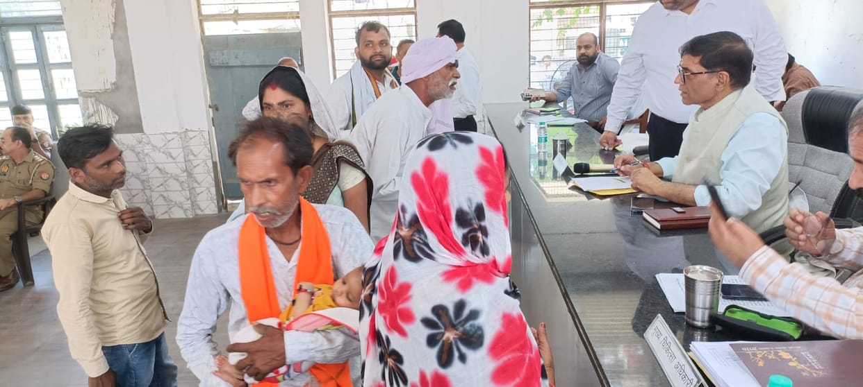A woman's hand was amputated after receiving a wrong injection for stomach pain; two years later, the quack's clinic was sealed.