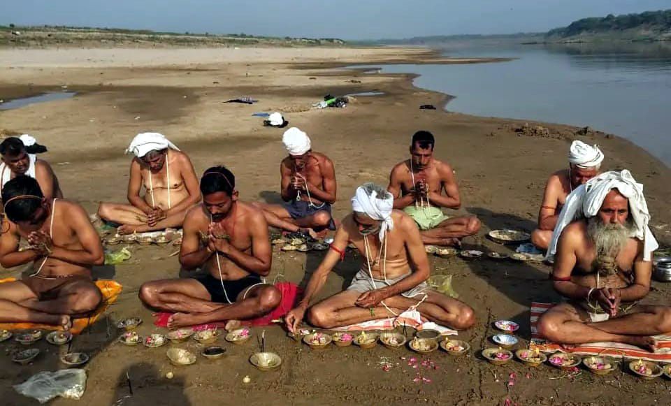 Jyeshtha Amavasya: People reached the Chambal Ghats for bathing, donations and offering prayers to their ancestors.