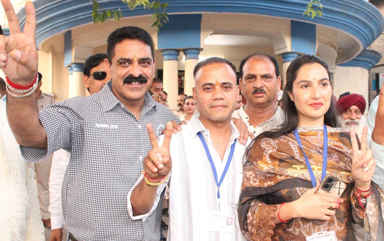 The heat of the sun ignited the enthusiasm of voters.