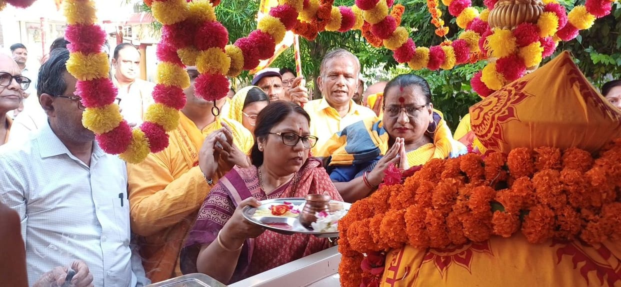 Welcome accorded to the Jyoti Kalash Rath Yatra arriving from Pilibhit.
