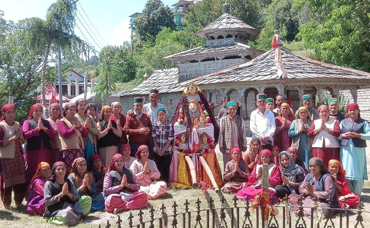 Donation for the construction of the temple of the deity Damukha