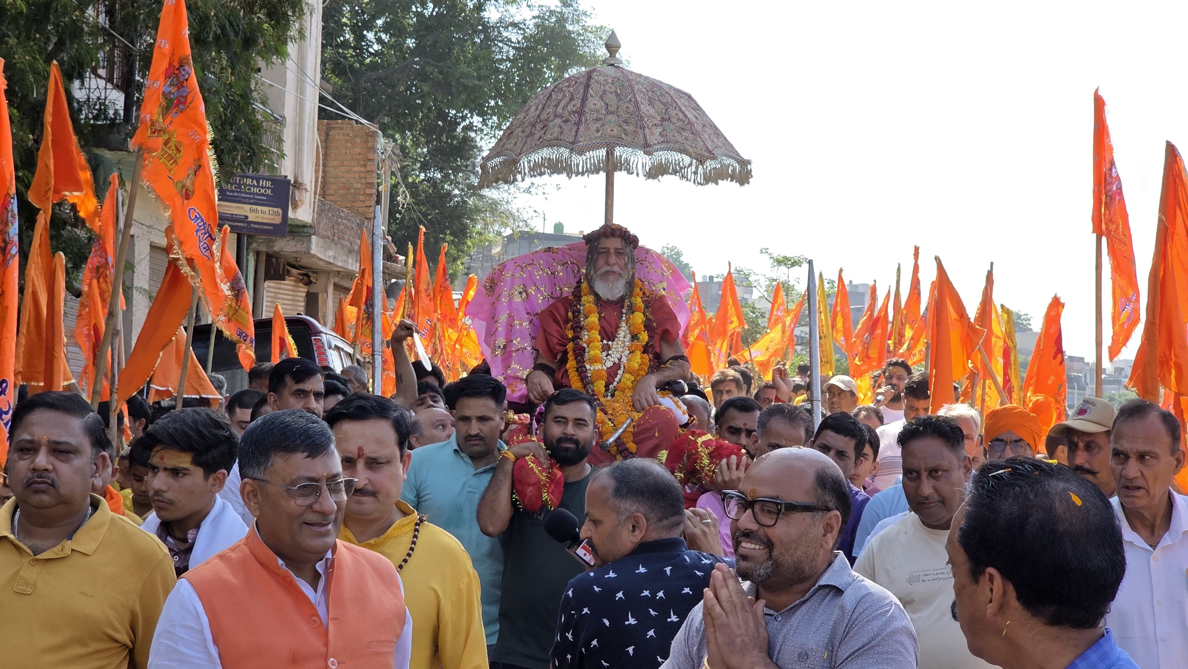 एसवीएस ज्ञान गंगा आश्रम, राजोरी में “कलश यात्रा” के साथ शुरू हुई श्री “आनंद रामायण कथा”फोटो स्र