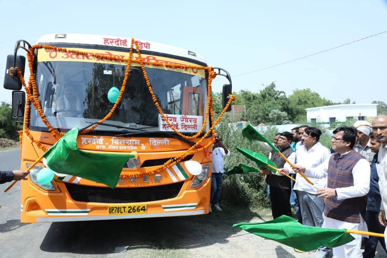 Two roadways buses will travel via Ganga Expressway, saving three hours and increasing fares by eight rupees.