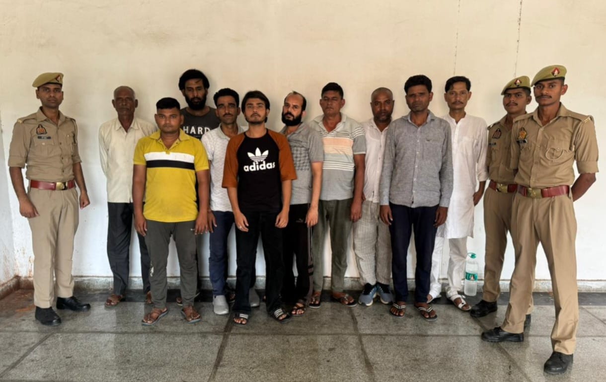 Police raided a gambling house, 10 accused arrested