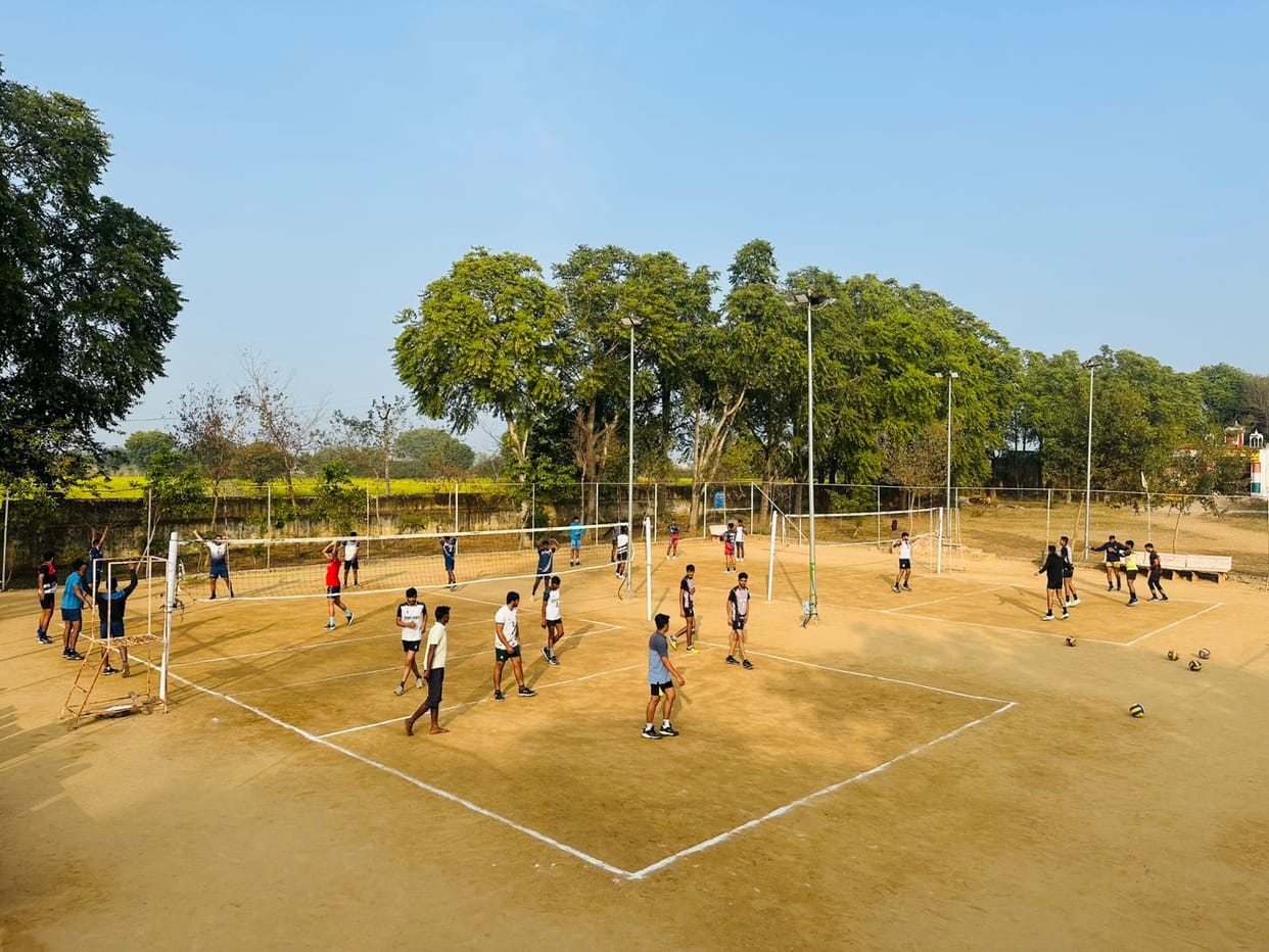 The players practiced volleyball with the Army team.