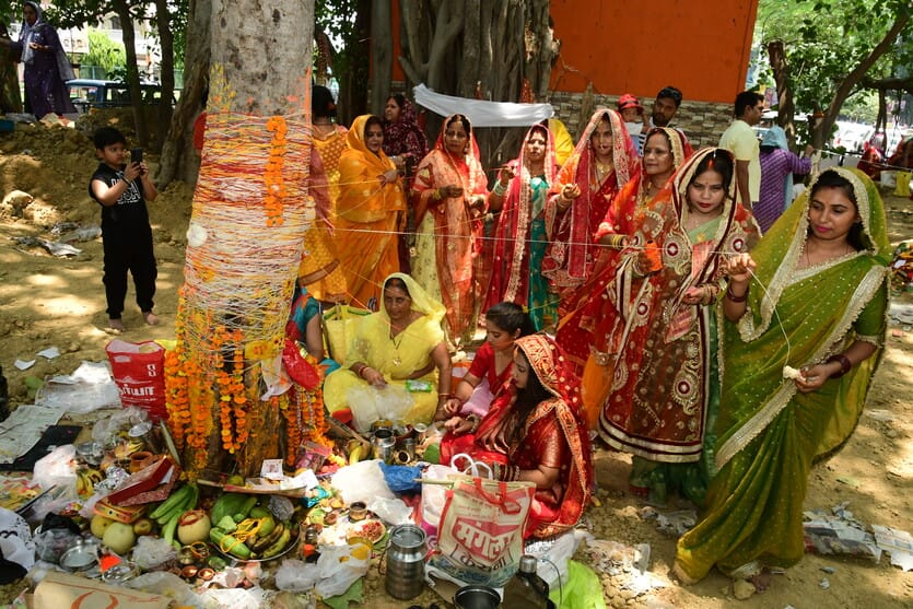 After 17 years, married women prayed to the banyan tree in Triyoga and asked for eternal marital bliss.
