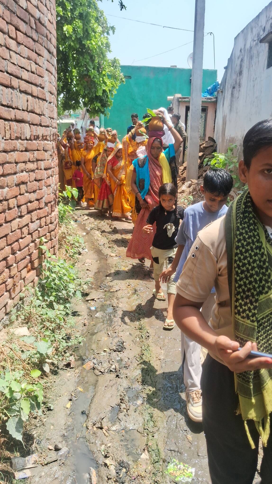 Kalash Yatra started from muddy streets