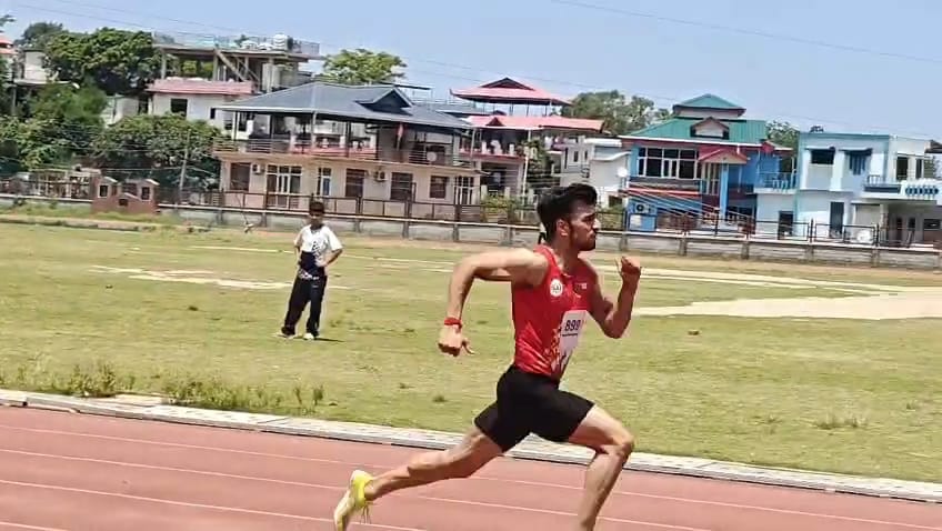 Kaustubh and Priyanshi first in the 600 meter race of the under-14 category