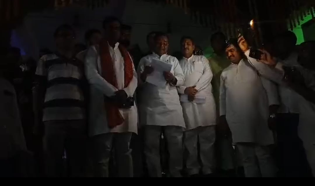 The lights went out during the event, and the Tourism Minister delivered his speech in the light of his mobile phone.