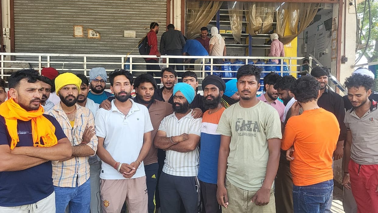Blinkit riders stage protest in Bhiwadi demanding increase in wages
