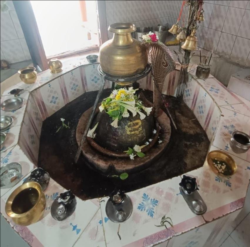 Purushottam month begins, devotees flock to Shiva temples to offer water