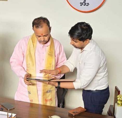 The Finance Minister and the Minister of Cooperation participated in the self-enumeration exercise.