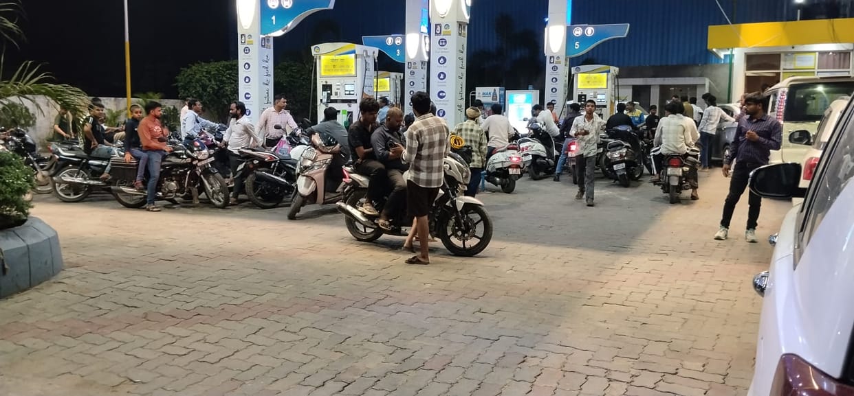 Diesel and petrol arrivals are low... customers crowd at pumps