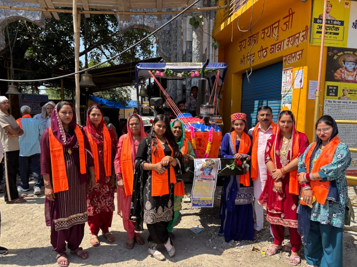 Baba Kyalu presented a tractor for the Mahadangal.