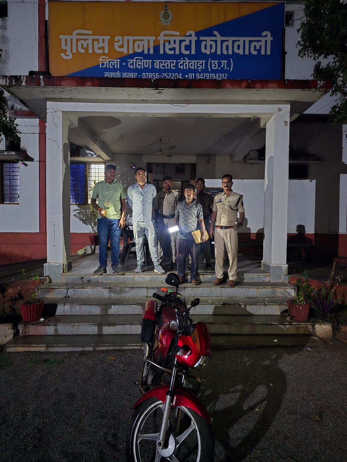 थाने में लाया गया आरोपी को