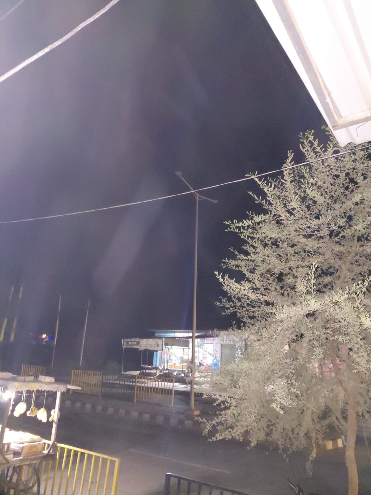 Sindhvi Kheda remains shrouded in darkness at night due to broken streetlights.