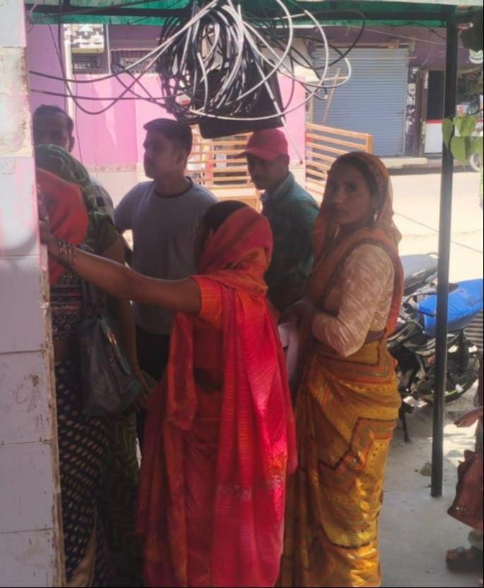 Patients with dehydration and fever increased in the scorching heat