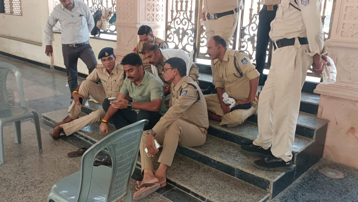 Ujjain Singhstha Preparations: SP Inspects Temple Premises, Reviews Security Plans