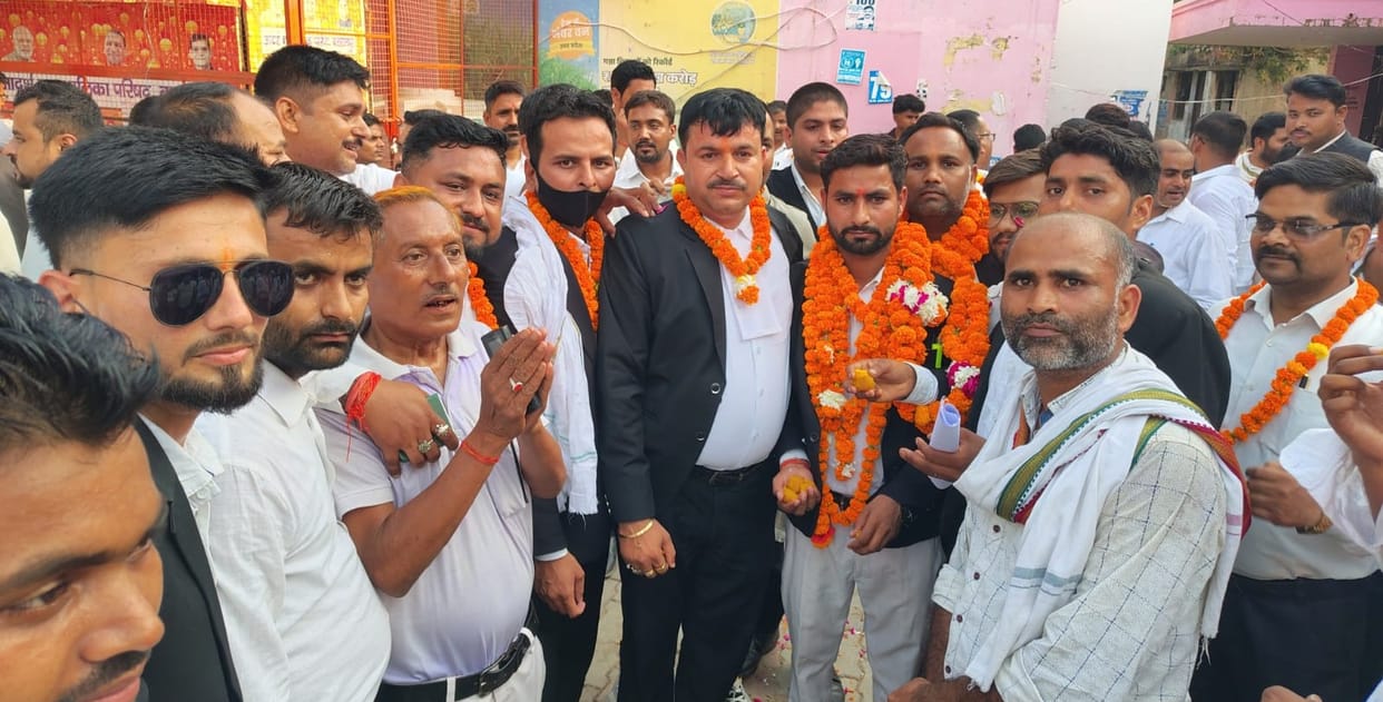 Mrigendra became the president and Shyam Sundar became the general secretary of the Youth Bar Association