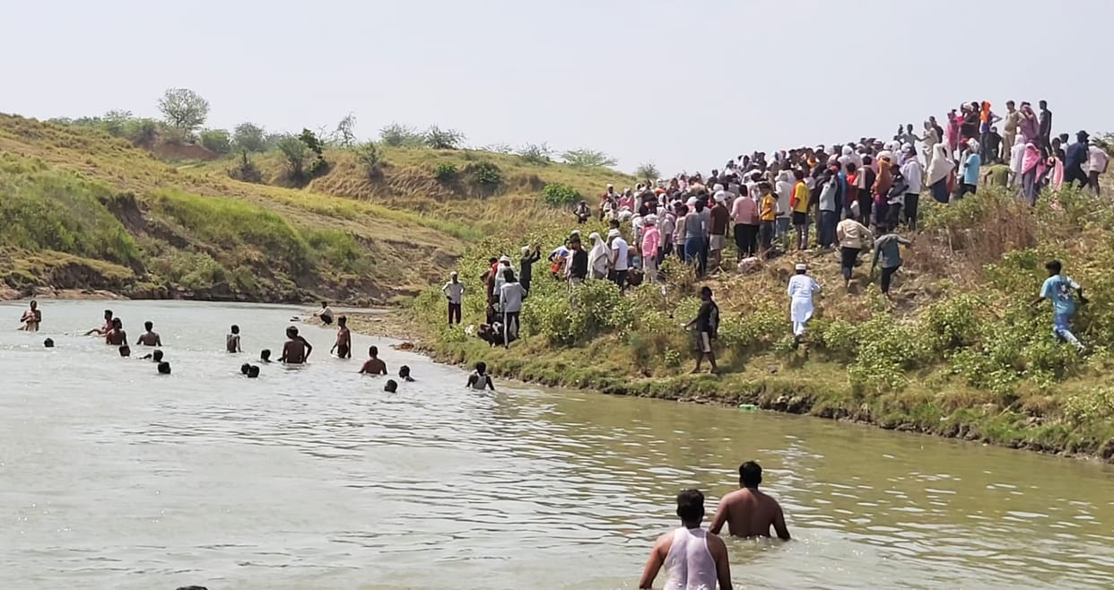 Six of eight friends drowned while bathing in the Rind River during the summer, four died.
