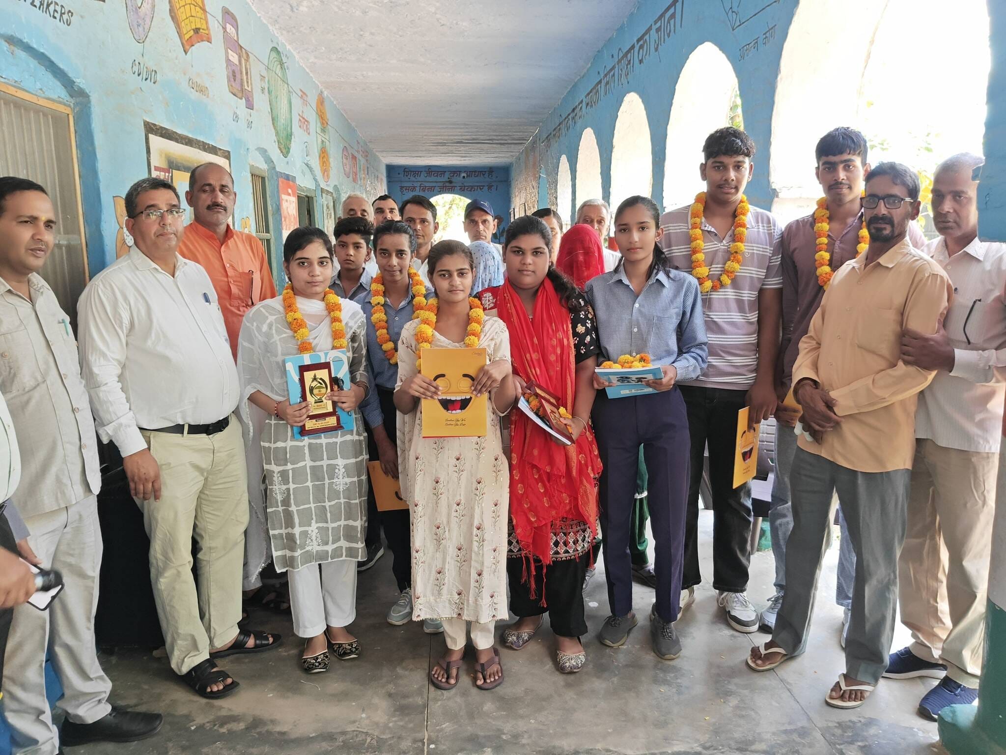 Meritorious students of Dalanwas School were honored with mementos.