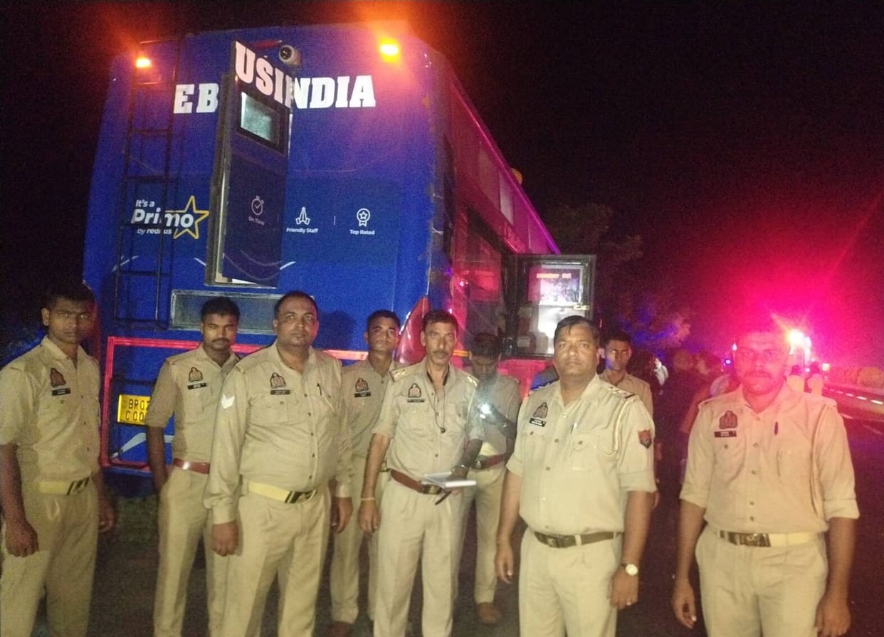 Five injured in truck-bus collision on Agra-Lucknow Expressway